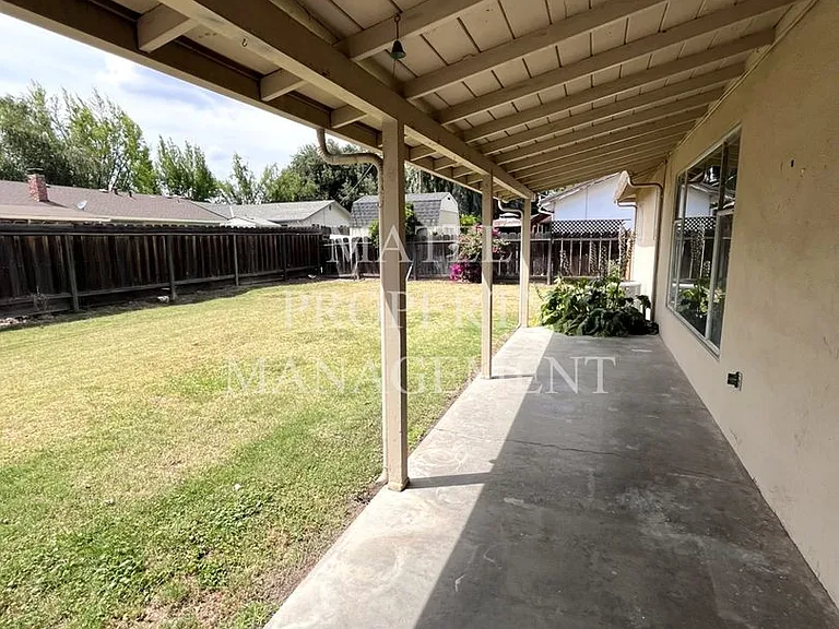 1701 Linwood Dr — Photo 13