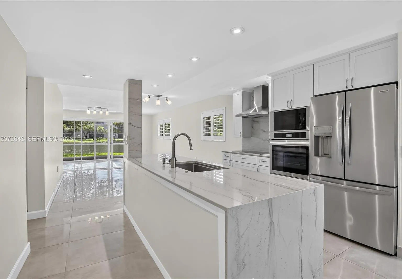Suffolk At Century Villag — Photo 1