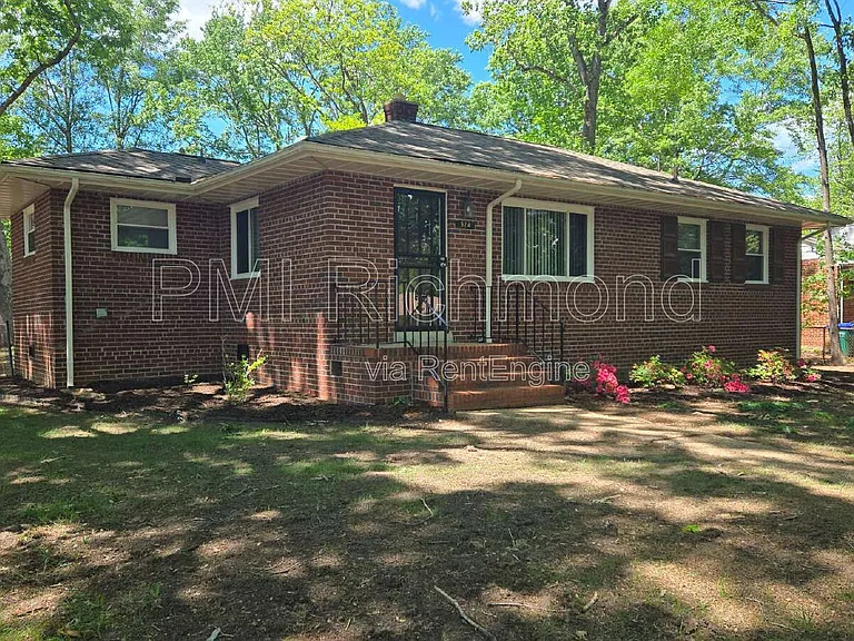 924 Pierpont Rd — Photo 1