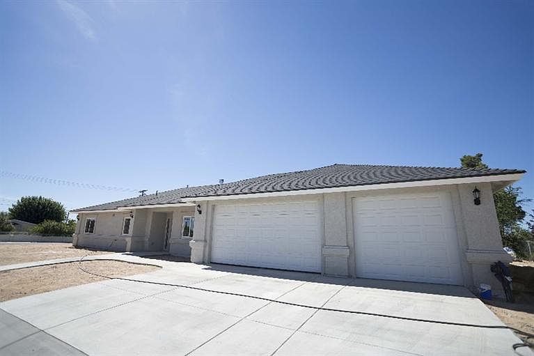 1st image of 16079 Molino Dr