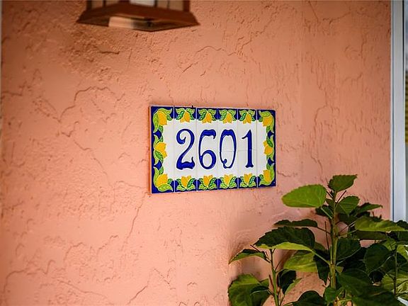 2nd image of 2601 Valencia Dr