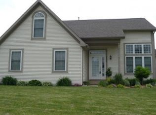 2976 Whitetail Dr, Charleston, IL 61920