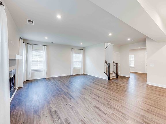 3rd image of 317 Wyandot Way