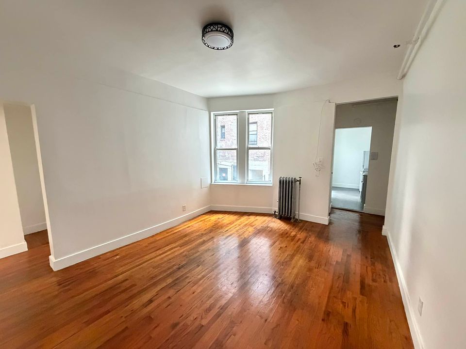1st image of 490 Ocean Pkwy APT 4