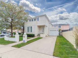 2 Bayside Ct, Margate, NJ 08402