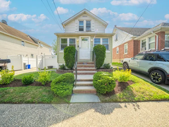 104 Cherry Lane, Floral Park, NY 11001