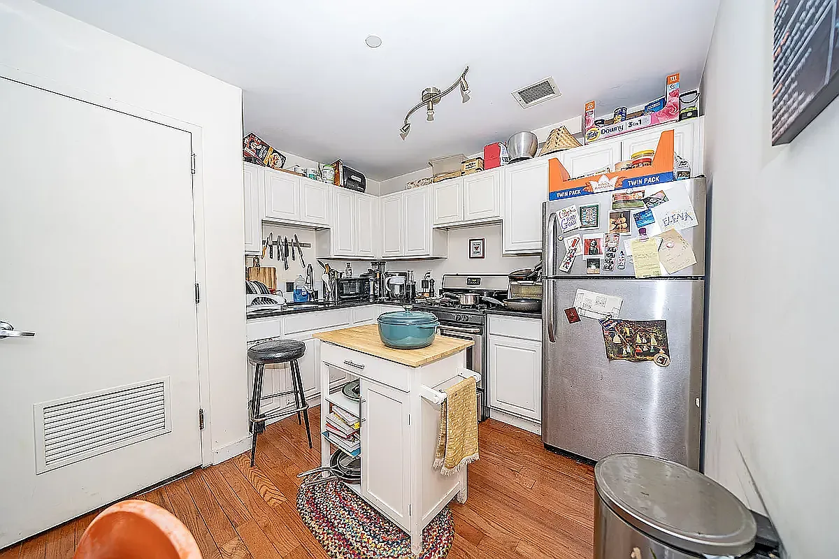 960 Willoughby Avenue — Photo 2