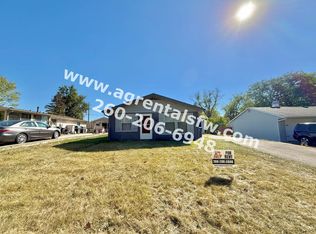 359 W Cox Dr, Fort Wayne, IN 46807