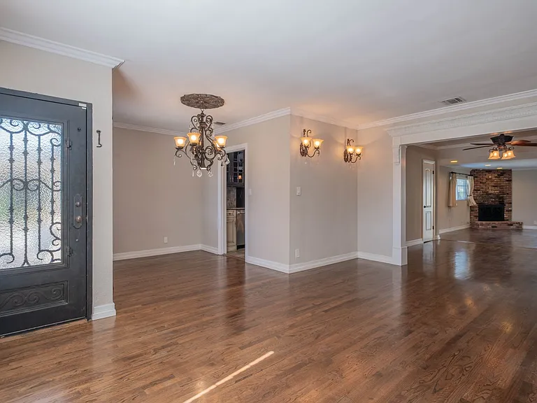 8538 Remick Ave — Photo 4