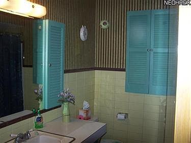 5th image of 4852 Encino Dr