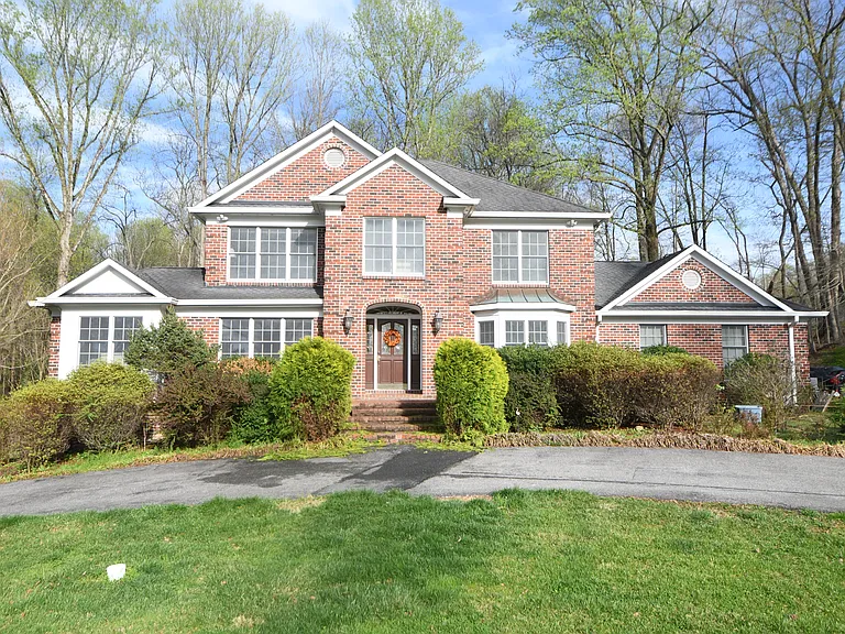 13576 Highland Rd — Photo 82