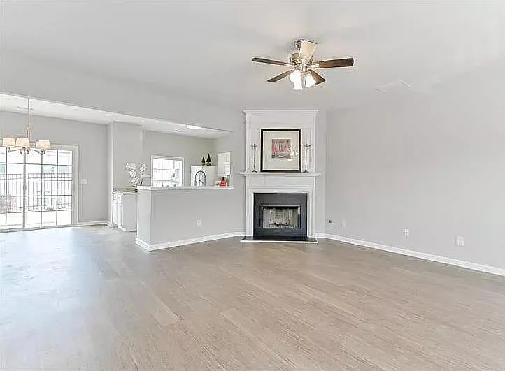 1064 Prestwyck Ct — Photo 3