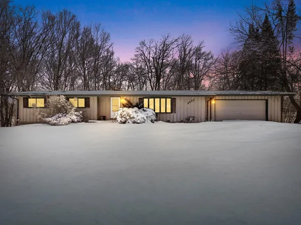 2421 Skyline DRIVE, West Bend, WI 53090