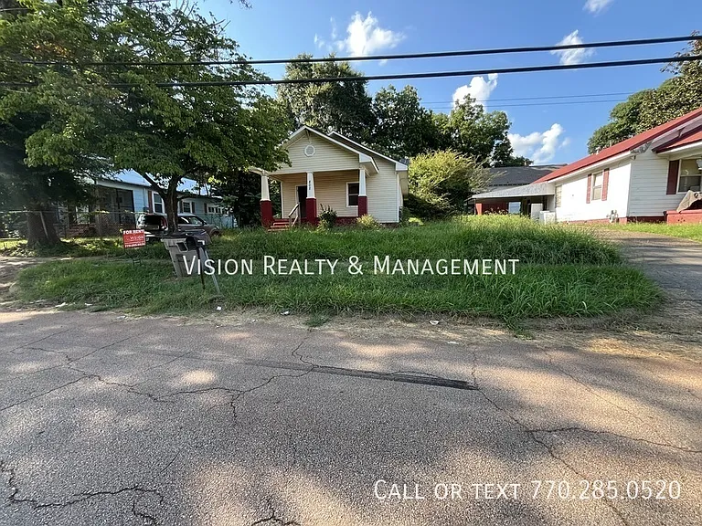 802 Williams St — Photo 1