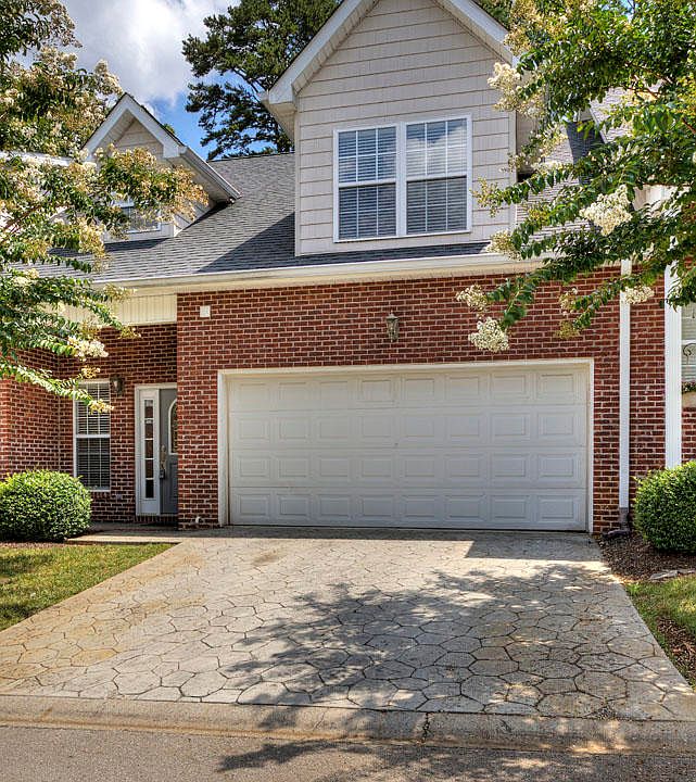 1st image of 745 Yorkland Way