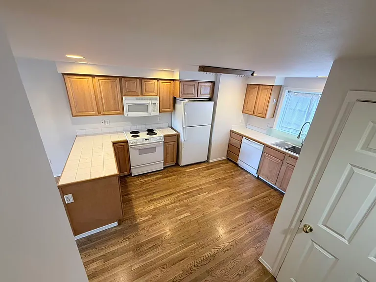 11730 Greenwood Ave N #B — Photo 8