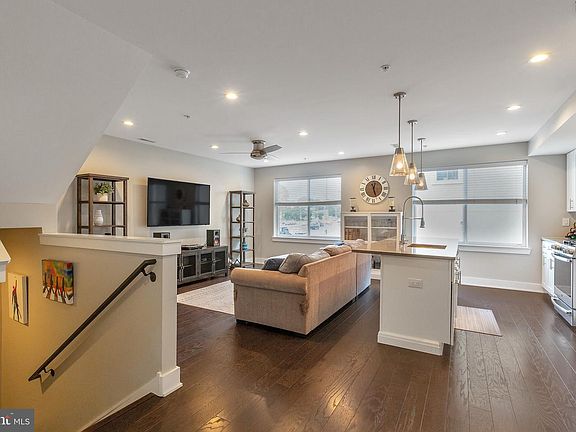 4th image of 1022 S 2nd St Unit 6