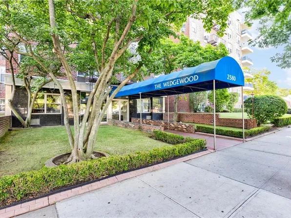 2580 Ocean Parkway image 18 of 19