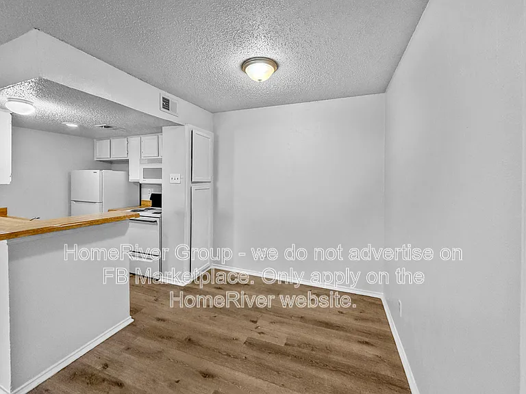 9520 Royal Ln #211 — Photo 7