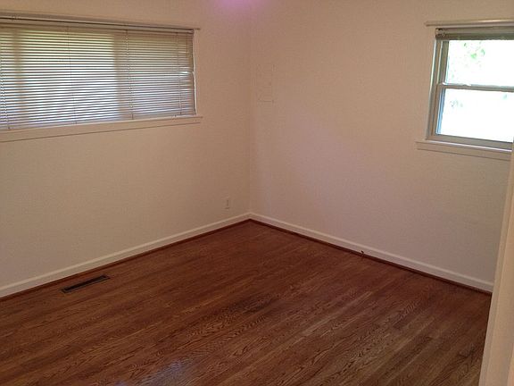 4th image of 2644 Wendell Ave