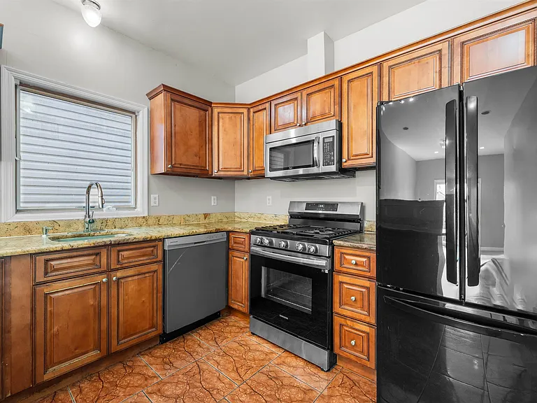 392 Liberty Ave #1 — Photo 3