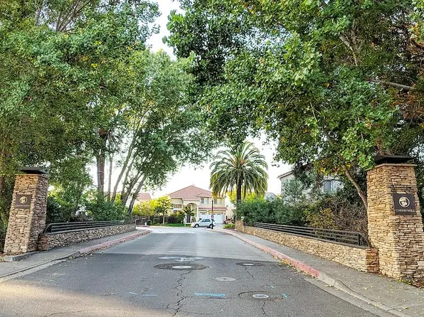 102 Accolade Dr, San Leandro, CA 94577