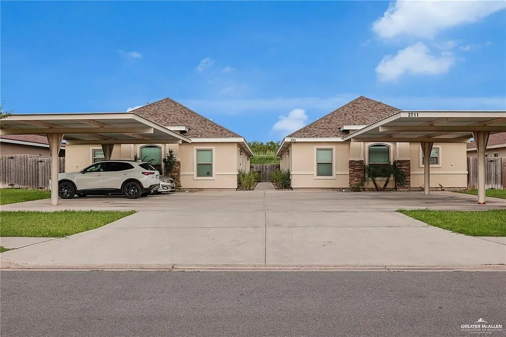 3 bed, 2.0 bath, 1050 sqft, $1,174 — Photo 2