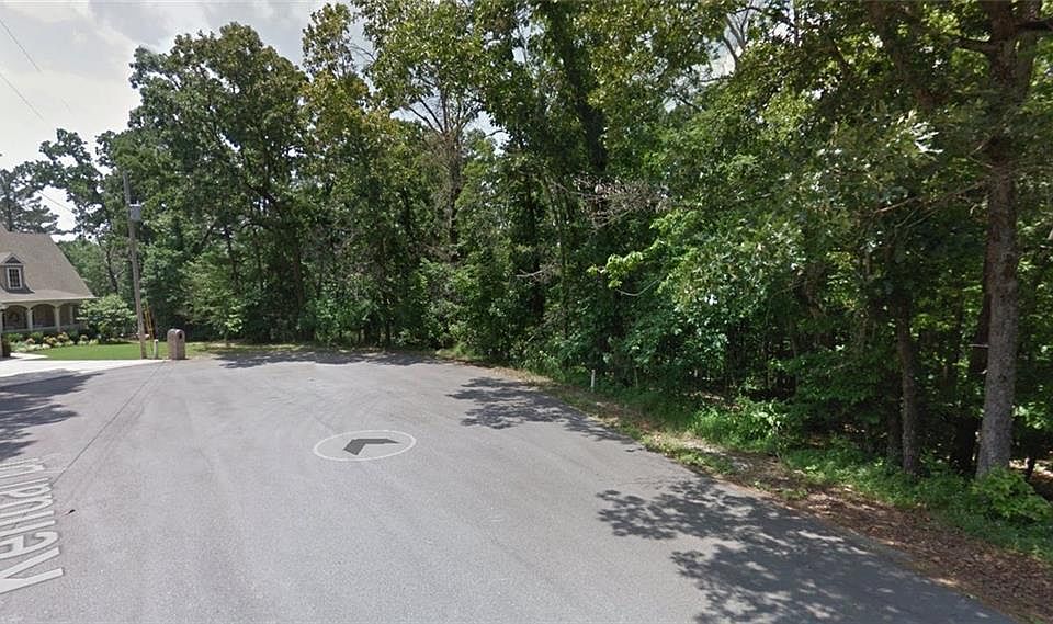 2nd image of 28 Kendal Dr