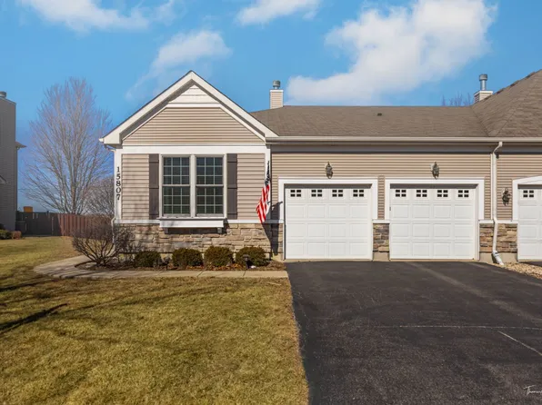 15807 Cove Cir, Plainfield, IL 60544