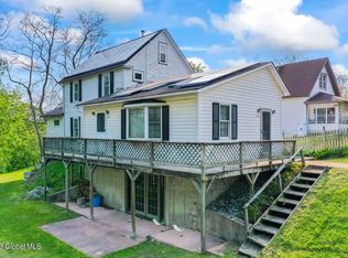 101 Travers Rd, Amsterdam, NY 12010