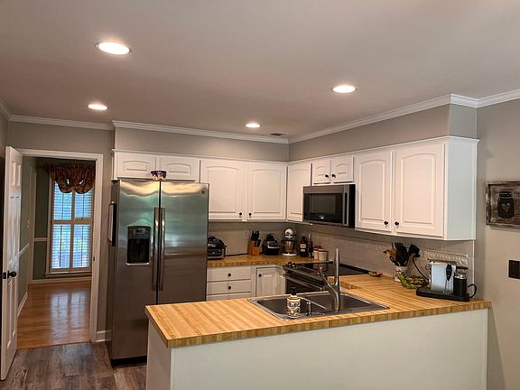 4th image of 2571 Old Orchard Trl