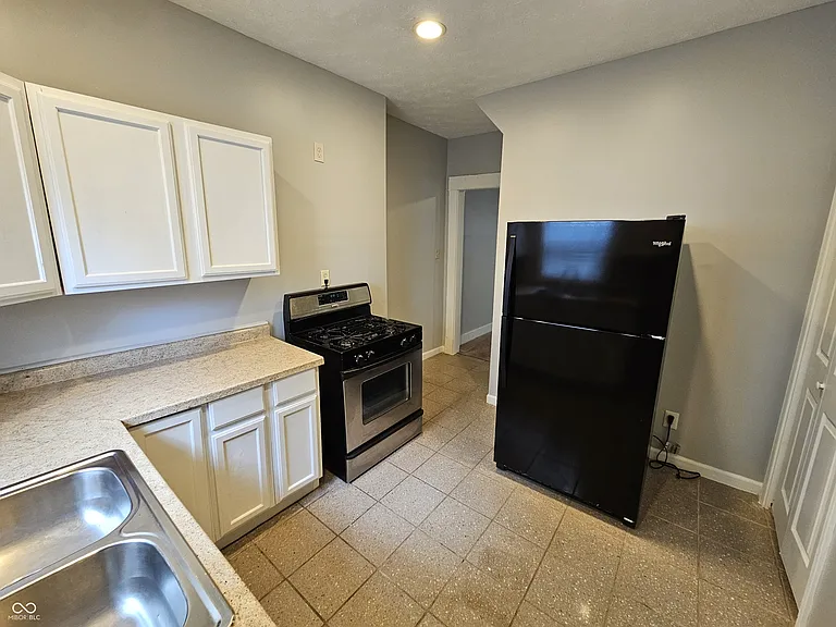2143 Bellefontaine St — Photo 9