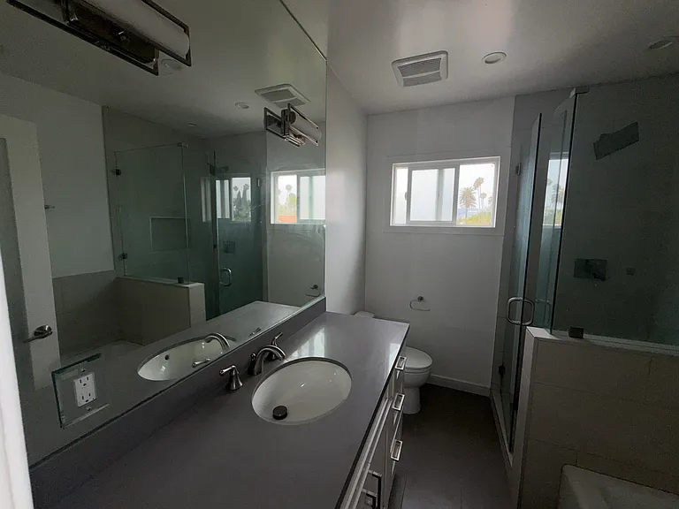 345 S Doheny Dr #304 — Photo 14
