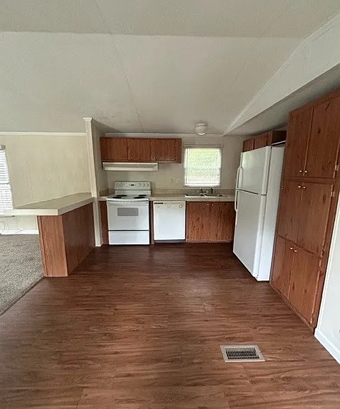 Stonewood Dr — Photo 4