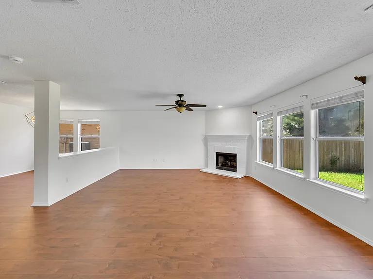 13221 Elmhurst Dr — Photo 13