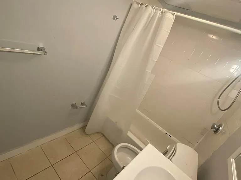 4 Gates St #2R — Photo 4