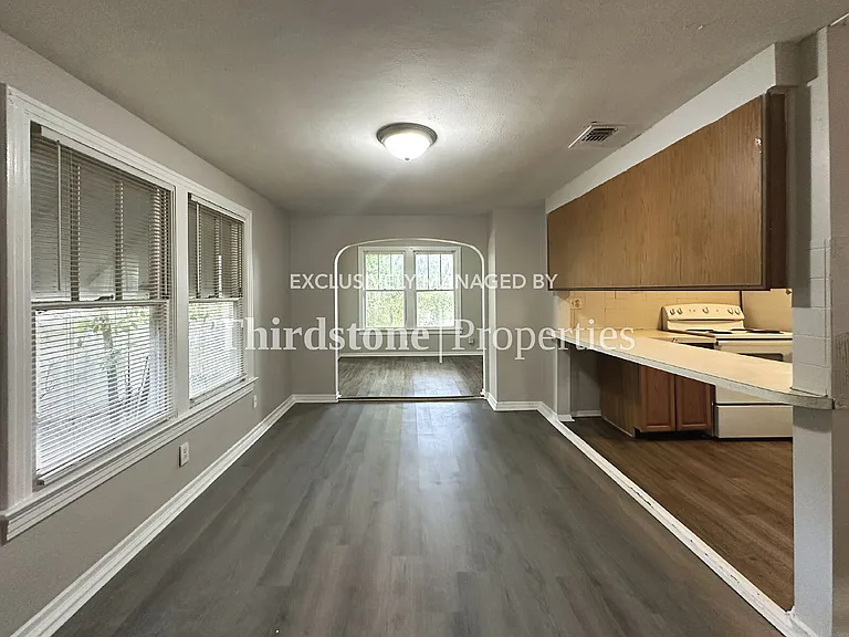 6965 Lorain St — Photo 9