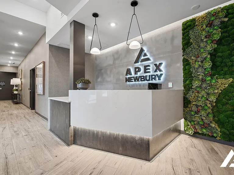 Apex Newbury — Photo 40