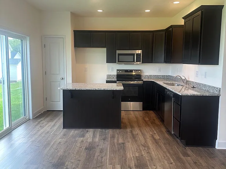 3707 Castle Dr #254 — Photo 3