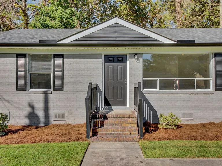 235 Mary Scott Dr — Photo 2