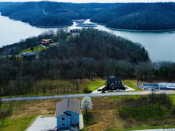 323 Seaton Dr, Smithville, TN 37166