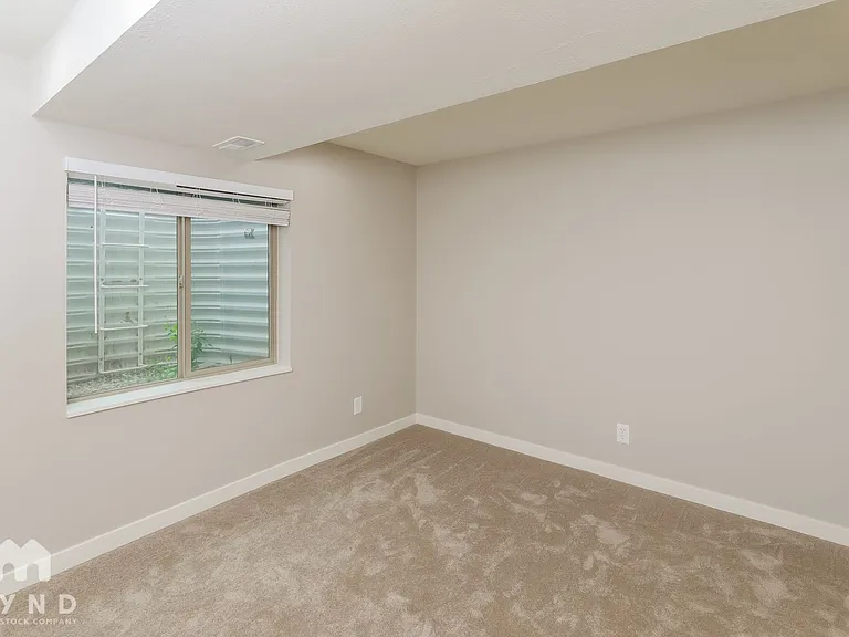 2450 E Jim Bridger Dr — Photo 12