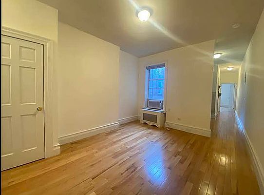 3rd image of 447 W 43rd St #4X