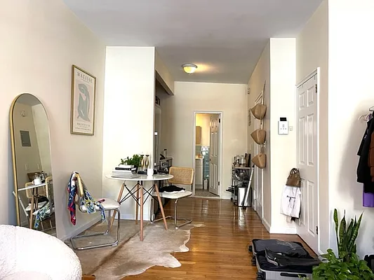 Rented by Oxford Property Group | media 3