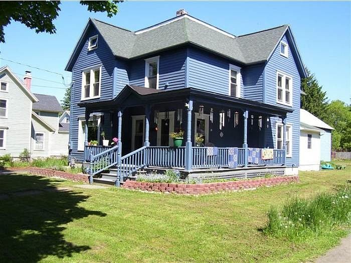 2nd image of 82 Pleasant St