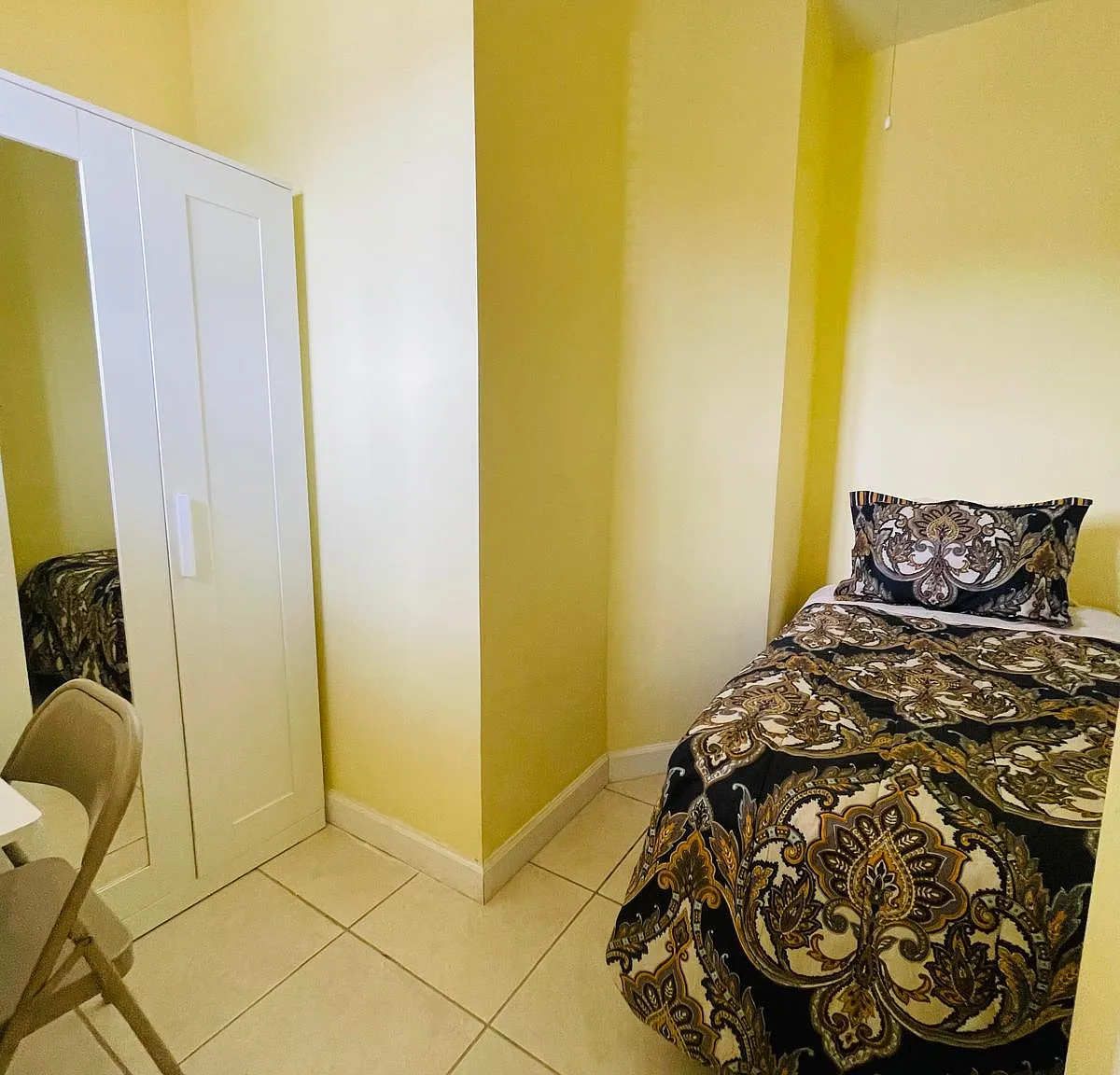 3 bed, 3500 sqft, $750 — Photo 1