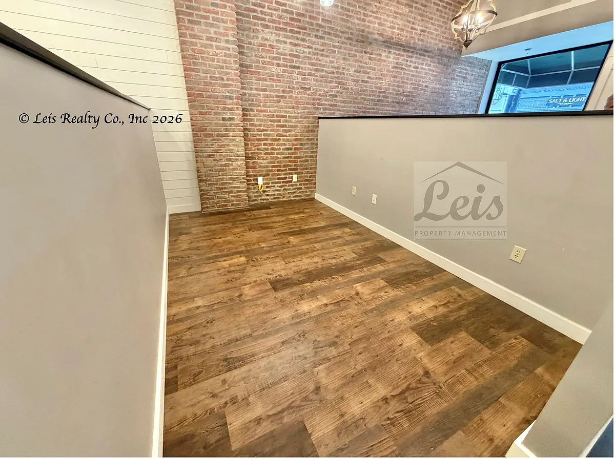 Building Photo - 13 E Main Streetupper Level