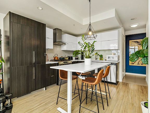 5th image of 1775 Quebec St #1604