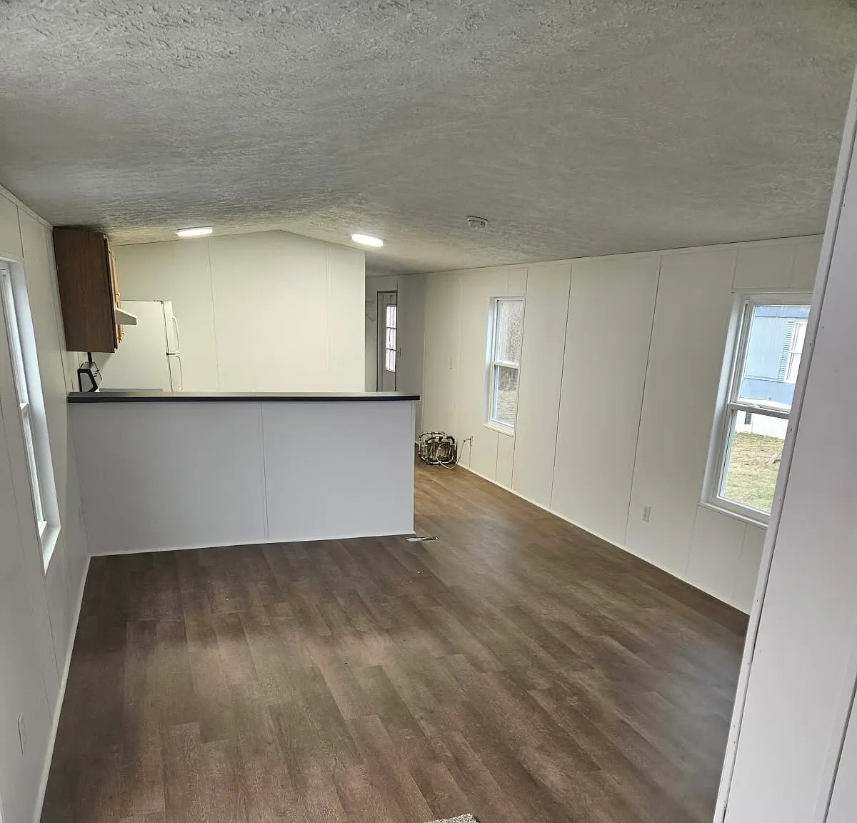 3 bed, 1000 sqft, $875 — Photo 2