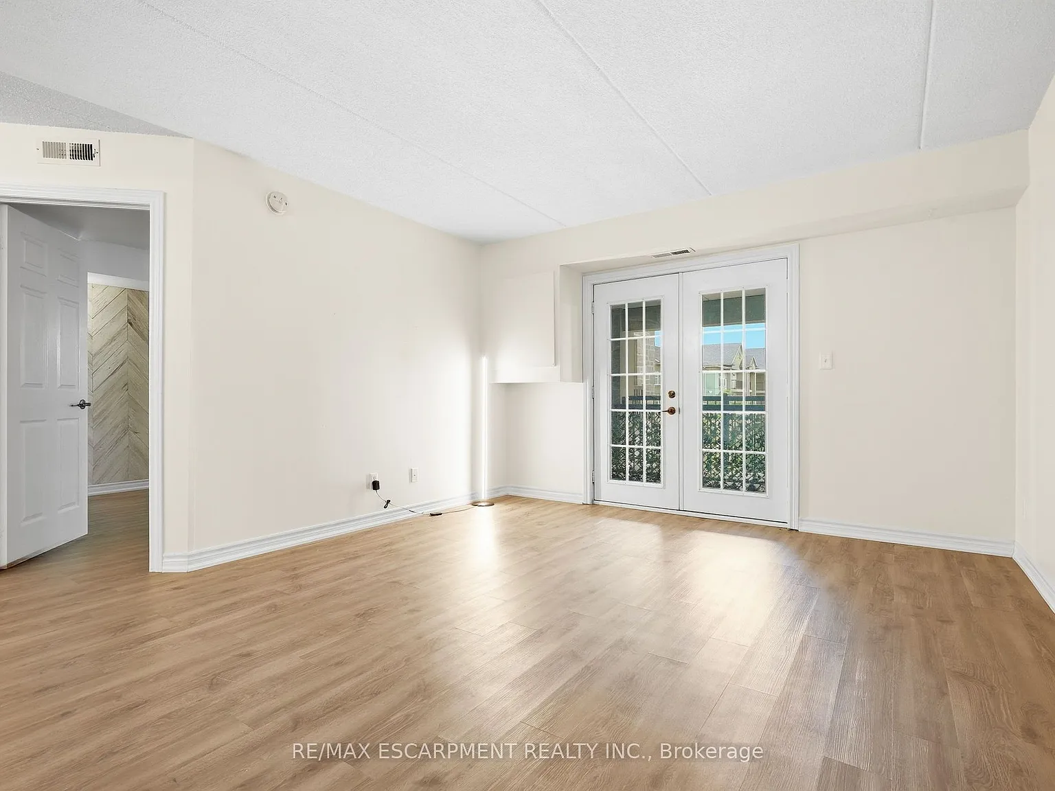 2 bed, $2,300 — Photo 4